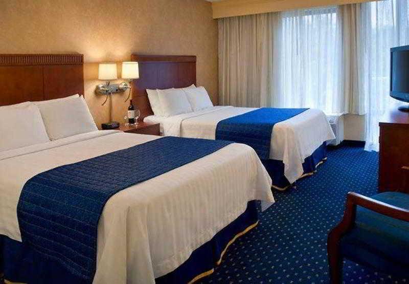 Courtyard By Marriott Nashua Otel Oda fotoğraf